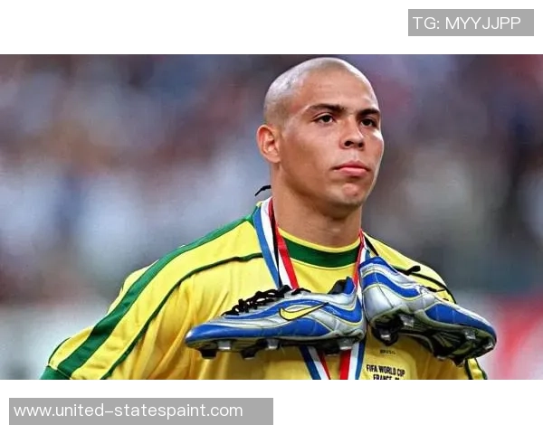 足球背头球星的经典瞬间与场上风采分析揭秘